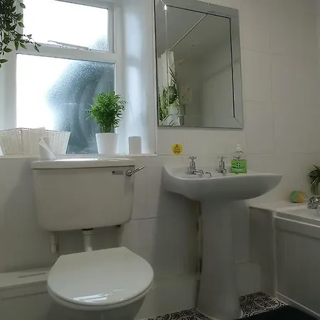 Old Hall Cottage, Sleeps 4 Dogs Welcome *