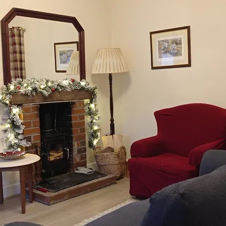 Old Hall Cottage, Sleeps 4 Dogs Welcome カーライル