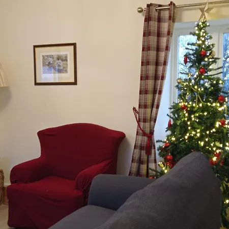 Old Hall Cottage, Sleeps 4 Dogs Welcome カーライル